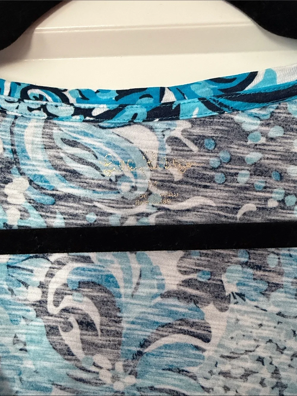 Lilly Pulitzer Women’s Blue Floral V-Neck Top